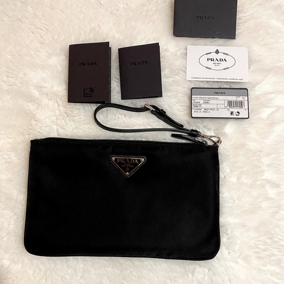 Prada wristlet - Picture 7 of 11